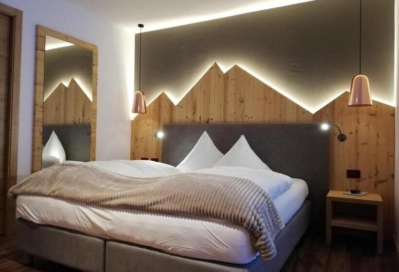 수피리어 룸 가든 전망, Astoria