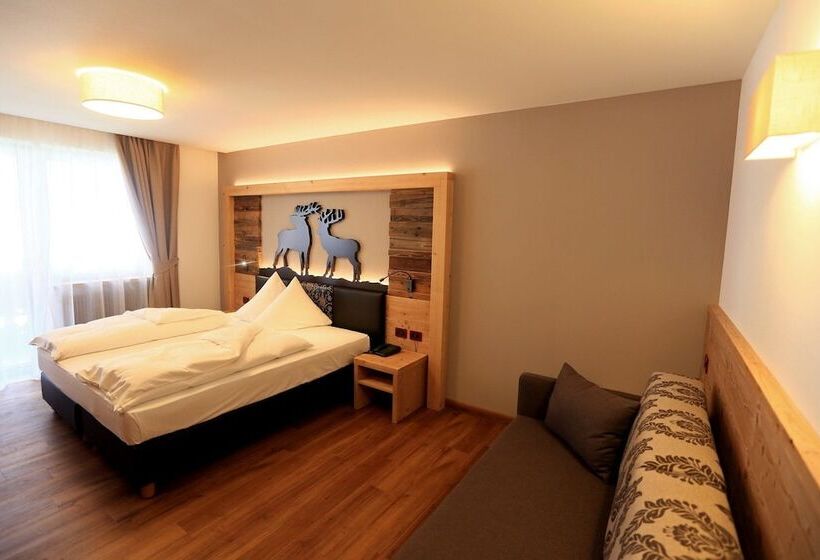 수피리어 룸, Astoria