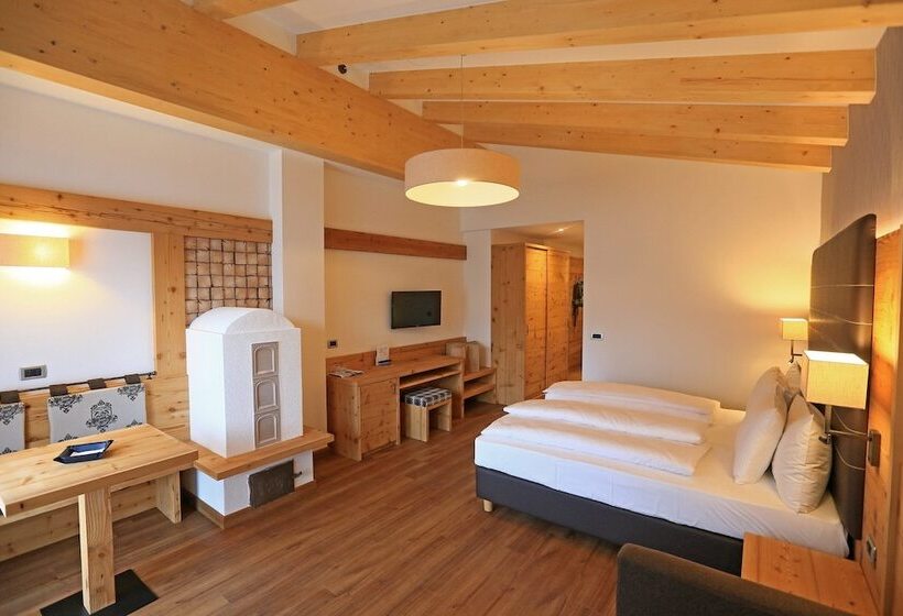 수피리어 룸, Astoria