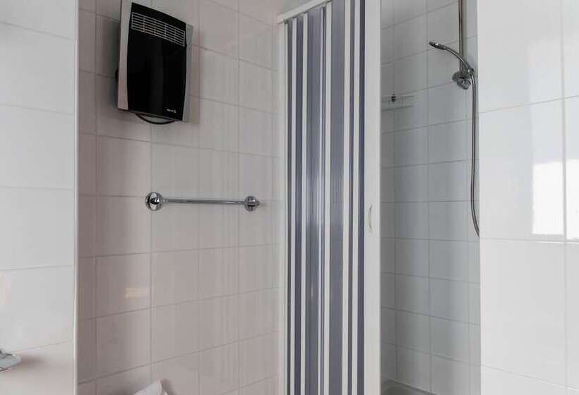 标准单人间, Berlino