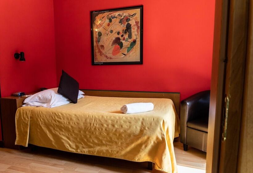 标准单人间, Berlino