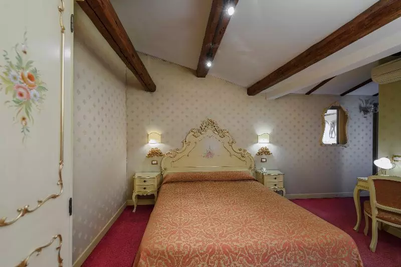 Chambre Triple Standard, Borghetti