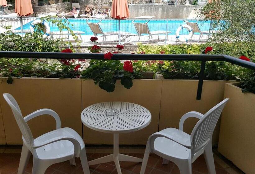 חדר סטנדרט, Broglia