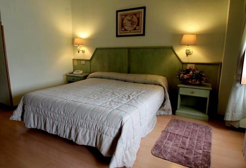 اتاق استاندارد سه نفره, Grande Albergo