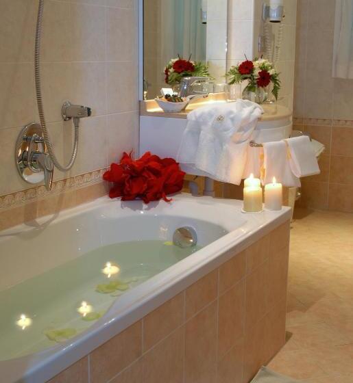 标准三人间, Paradiso