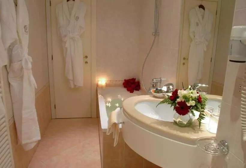 اتاق استاندارد سه نفره, Paradiso