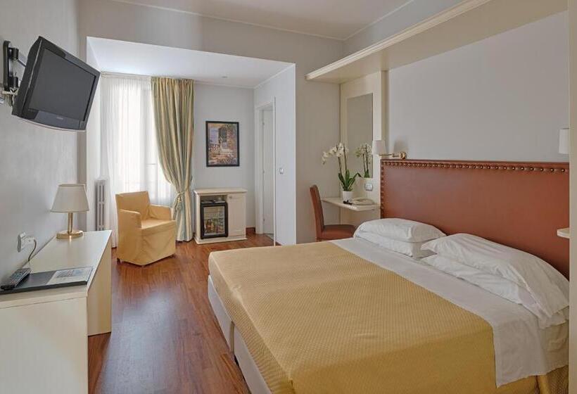 标准三人间, Paradiso