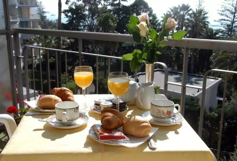 اتاق استاندارد سه تخته با بالکن, Paradiso