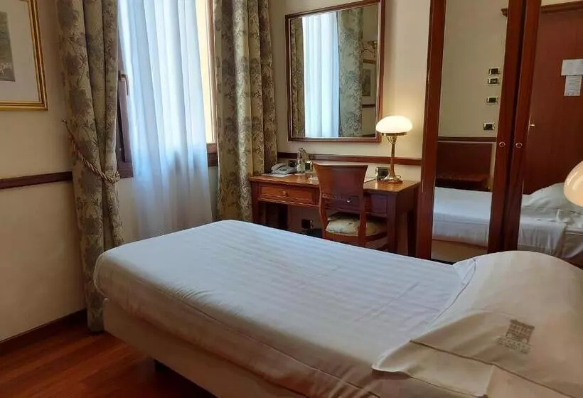 ベーシックルーム, Phi Hotel Dei Medaglioni