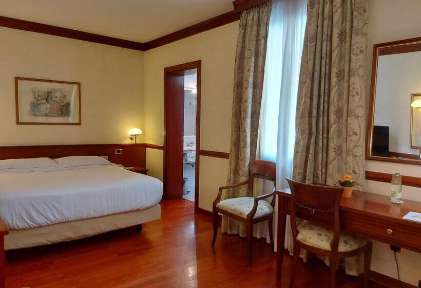 Quarto superior, Phi Hotel Dei Medaglioni