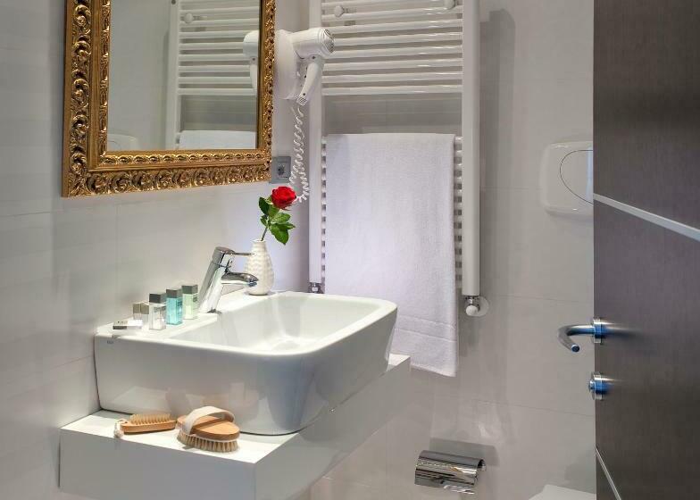اتاق استاندارد سه نفره, C Hotels Fiume
