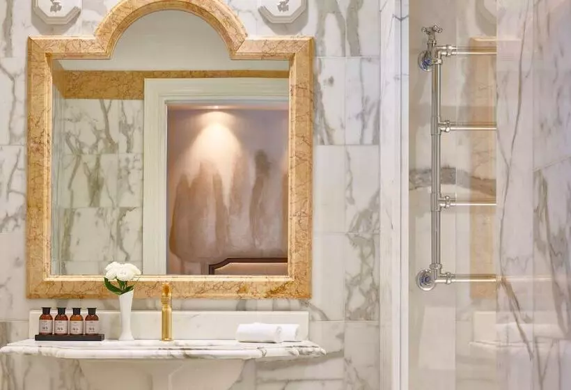 ダブルベッドのクラシックルーム, Grotta Giusti Thermal Spa Resort Tuscany, Autograph Collection