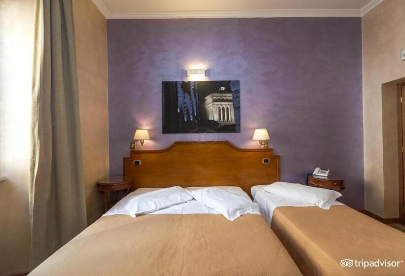 标准三人间, Kent