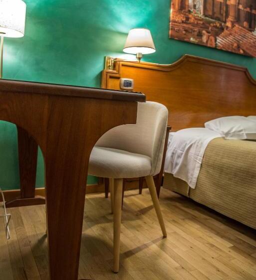 标准单人间, Kent