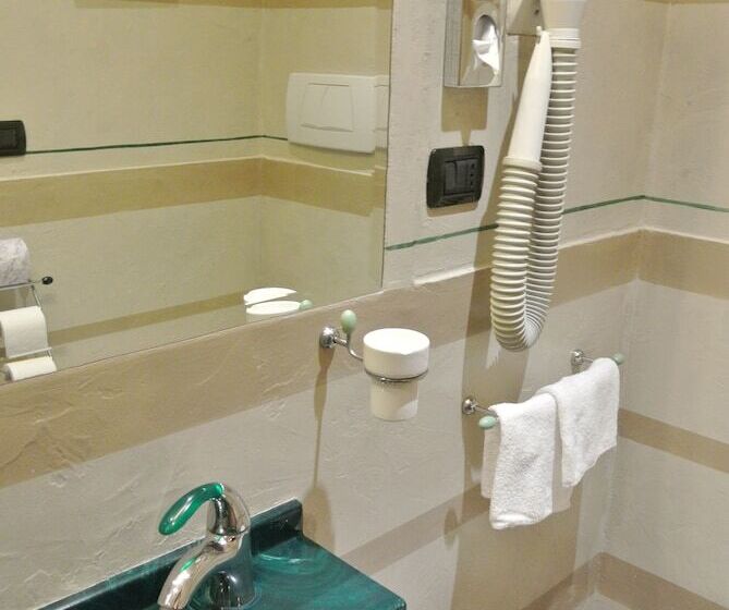 标准单人间, Kent