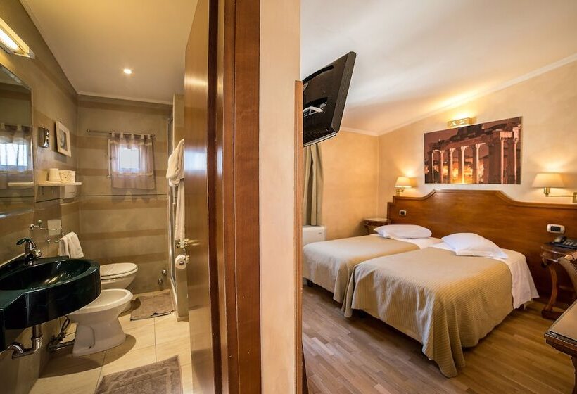 标准三人间, Kent