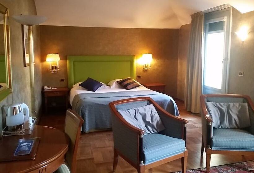 سوییت جونیور, Palazzo Lovera