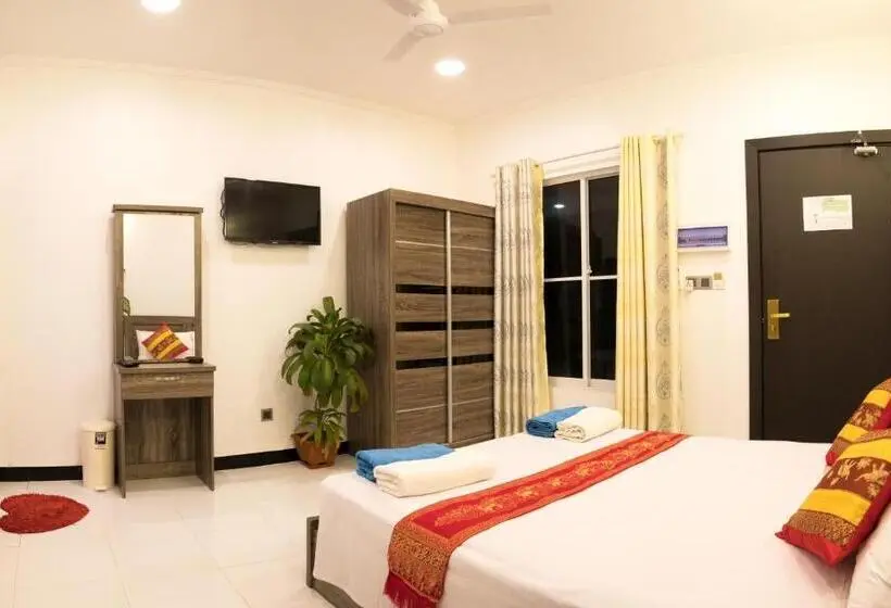 اتاق لوکس با تخت بزرگ, Athiriveli