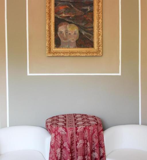 اتاق استاندارد, Art Hotel Pandos
