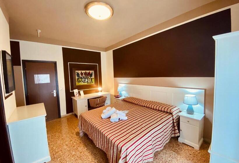 חדר סטנדרט, Art Hotel Pandos