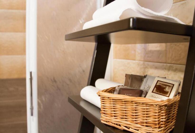 סוויטת ג'וניור, Art Hotel Pandos