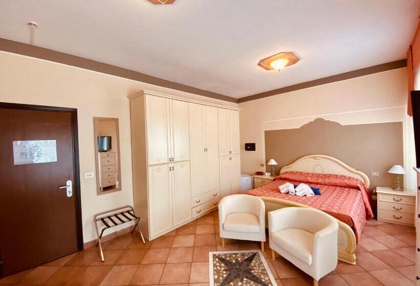 סוויטת ג'וניור, Art Hotel Pandos