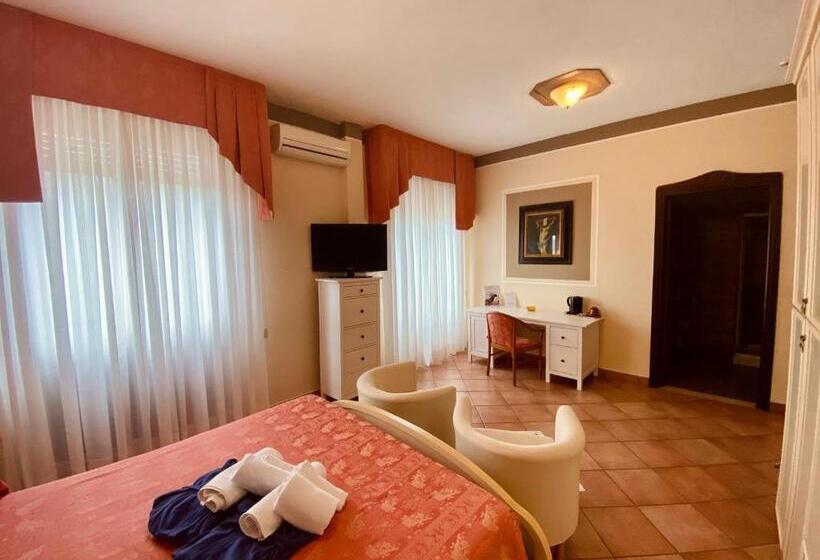 סוויטת ג'וניור, Art Hotel Pandos