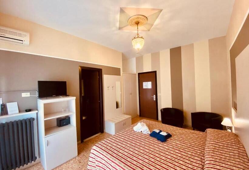 חדר בסיסי, Art Hotel Pandos