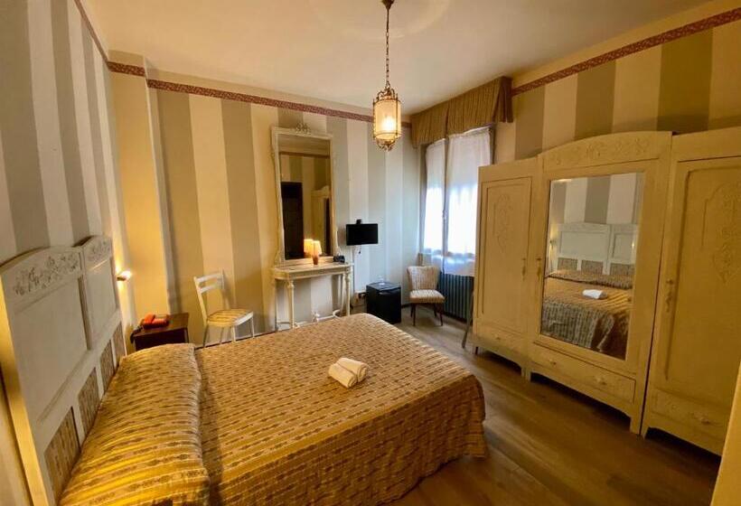 חדר בסיסי, Art Hotel Pandos