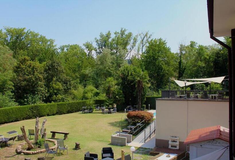 סוויטה נוף לבריכה, Art Hotel Pandos