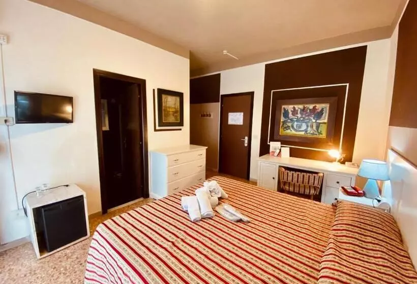 Standard-huone Allasnäkymä, Art Hotel Pandos