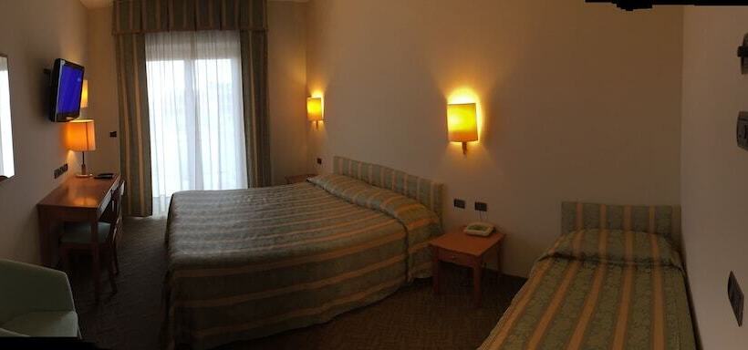 スーペリアトリプルルーム, Savant