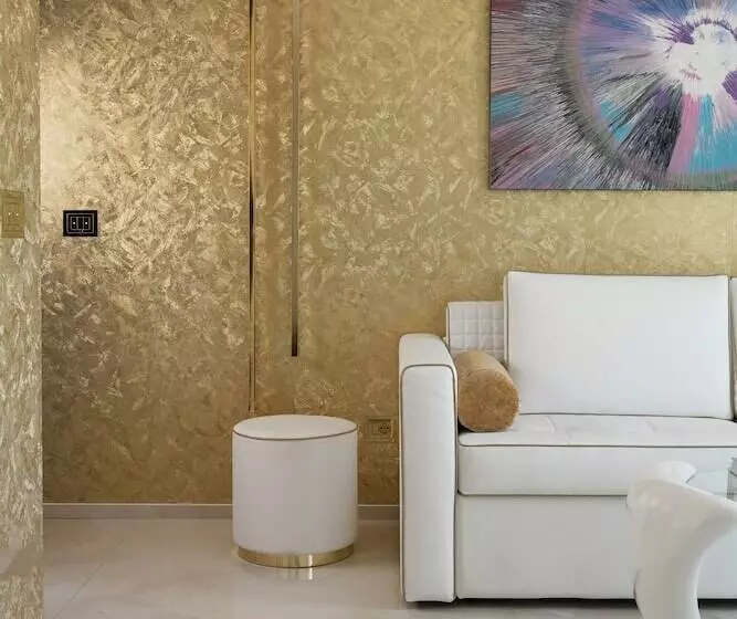 سوییت جونیور با چشم‌انداز جانبی دریا, The Promenade Luxury Wellness