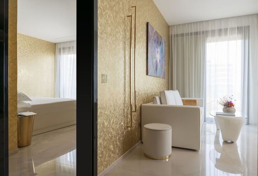 주니어 스위트 측면 바다 전망, The Promenade Luxury Wellness