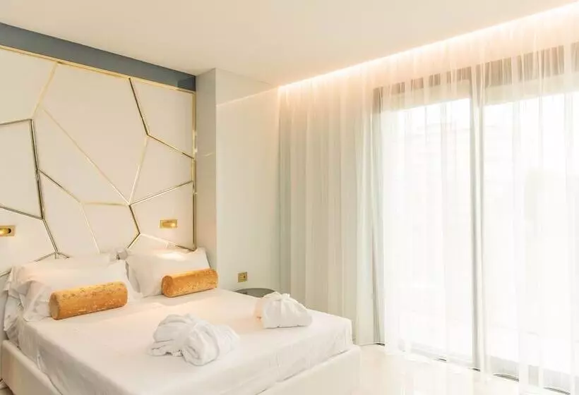 اتاق سوپریور با چشم‌انداز جانبی دریا, The Promenade Luxury Wellness