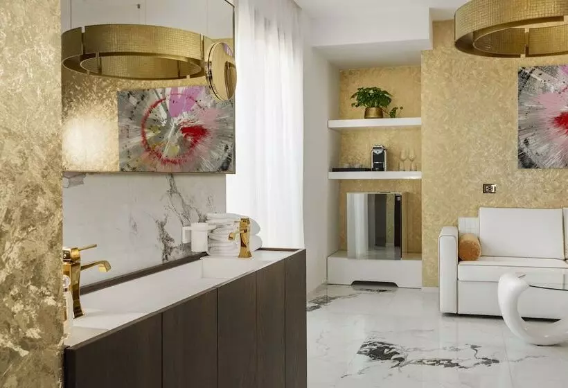اتاق لوکس با بالکن و چشم‌انداز دریا, The Promenade Luxury Wellness