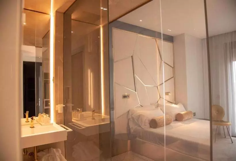 اتاق سوپریور با چشم‌انداز جانبی دریا, The Promenade Luxury Wellness
