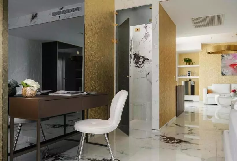 سوییت با چشم‌انداز دریا, The Promenade Luxury Wellness