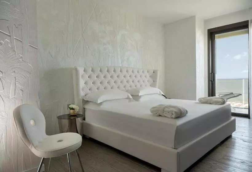سوییت با چشم‌انداز دریا, The Promenade Luxury Wellness