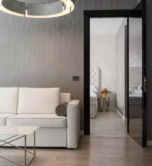 سوییت با چشم‌انداز جانبی دریا, The Promenade Luxury Wellness