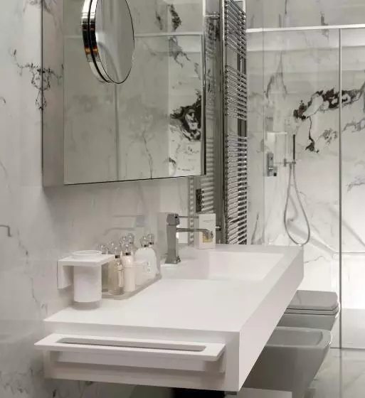 سوییت با چشم‌انداز جانبی دریا, The Promenade Luxury Wellness