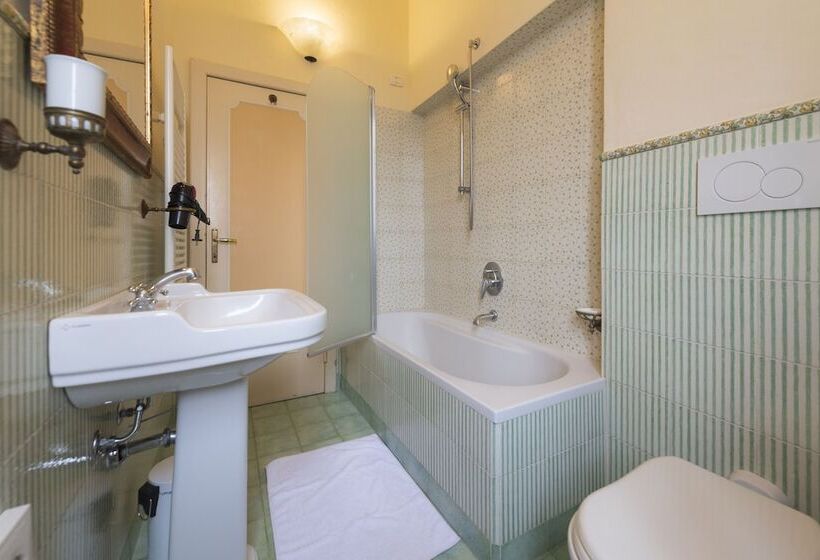 اتاق لوکس, Villa Scacciapensieri Boutique