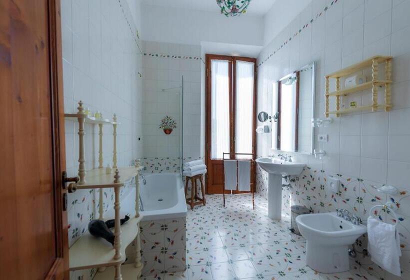 اتاق لوکس, Villa Scacciapensieri Boutique