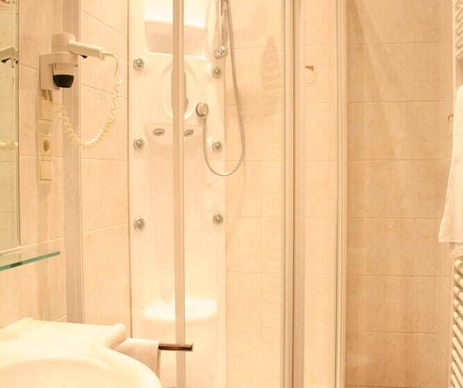 标准间, Villa Westend