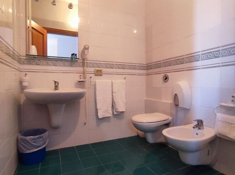 اتاق استاندارد سه نفره, Ah Premium Borgo Torre Artale