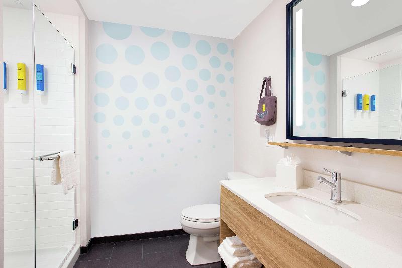 غرفة قياسية سرير كينج, Tru By Hilton Audubon Valley Forge