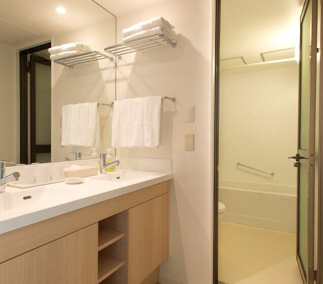 家庭间, Granvia Osaka Jr Hotel Group