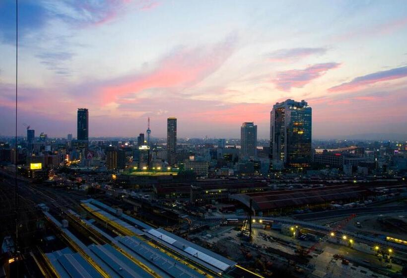 家庭间, Granvia Osaka Jr Hotel Group