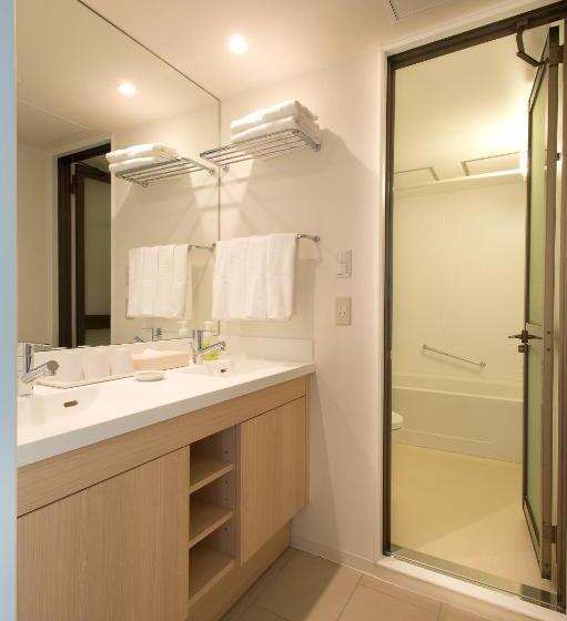 家庭间, Granvia Osaka Jr Hotel Group