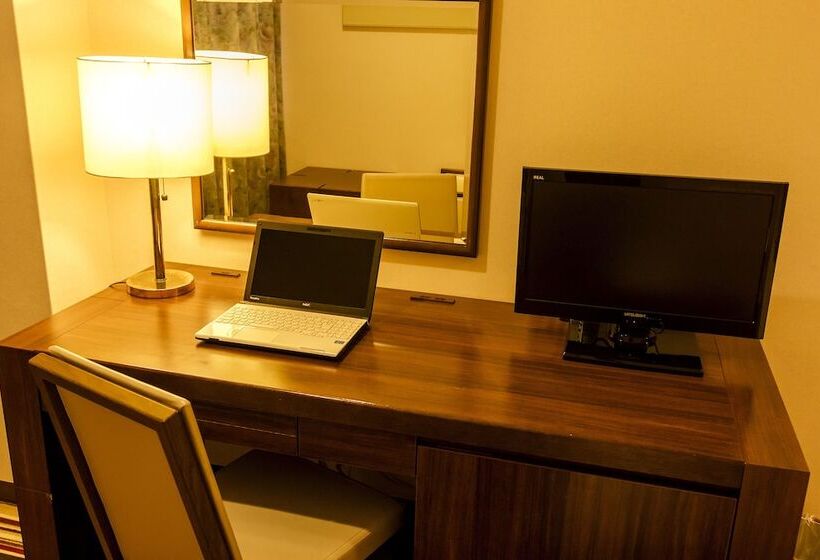 غرفة قياسية, Miyazaki Kanko